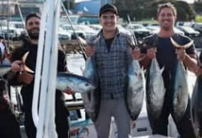 ペンション Bluefin Tuna Fishermen Whale Watching