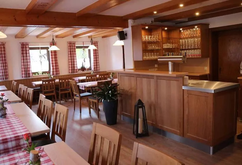 Majatalo Gasthof Grüner Baum