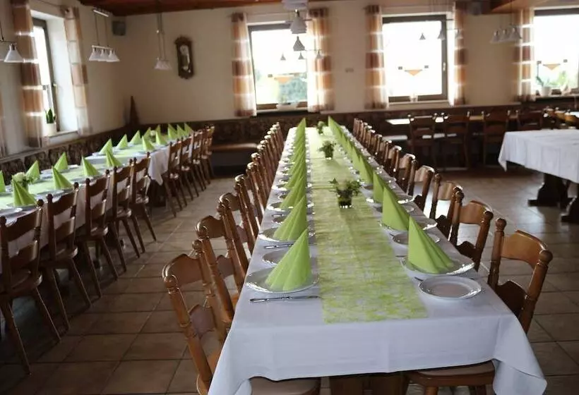 Majatalo Gasthof Grüner Baum