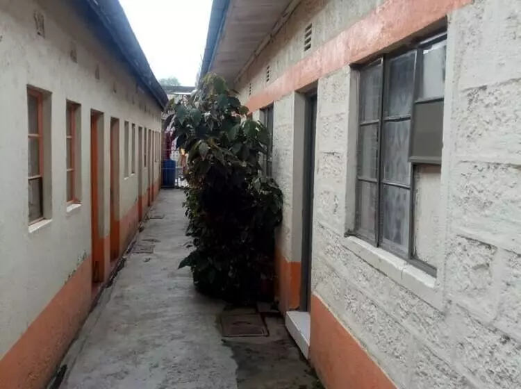 پانسیون Mugoiri Lodge