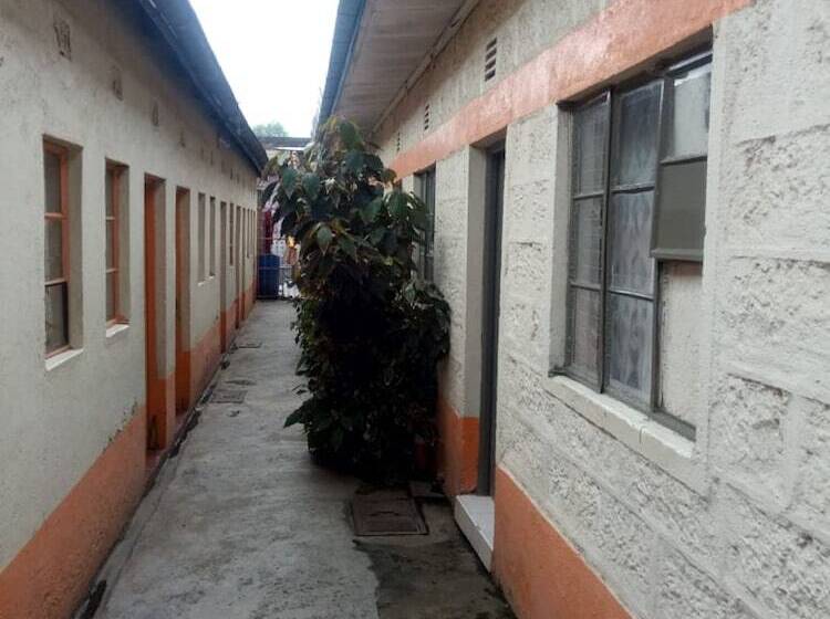 پانسیون Mugoiri Lodge