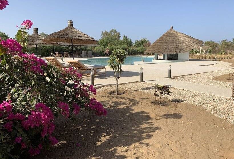 پانسیون Nino Ranch Lodge