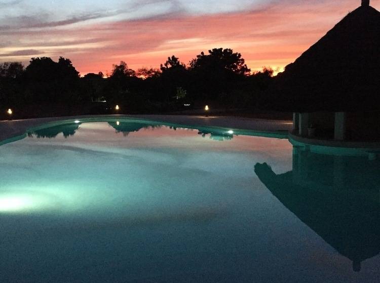 پانسیون Nino Ranch Lodge