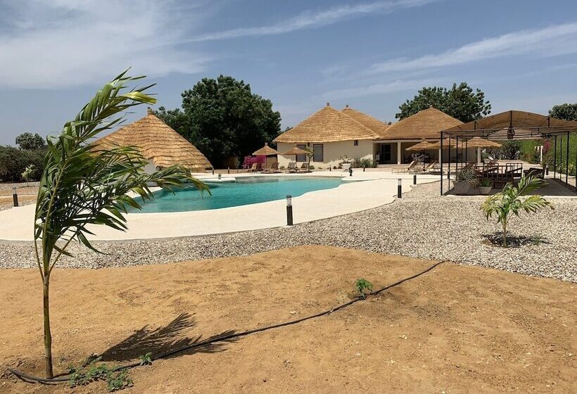 پانسیون Nino Ranch Lodge