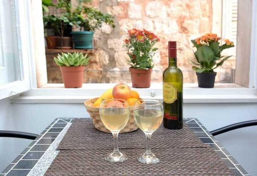 بنسيون Studio In