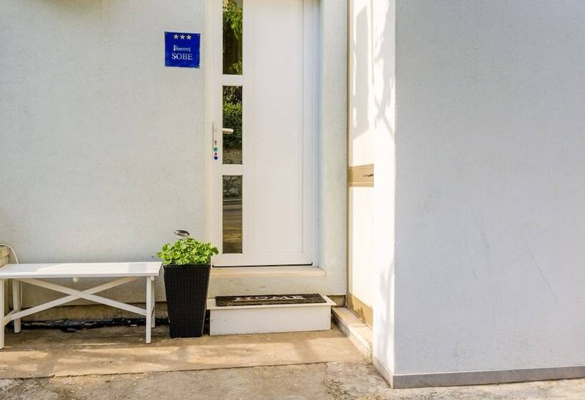 Пансион The Point Room