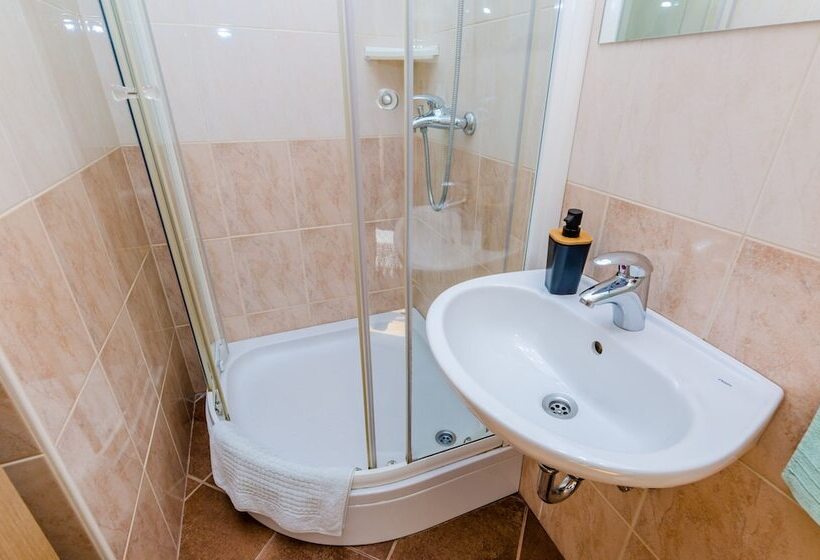 Пансион The Point Room