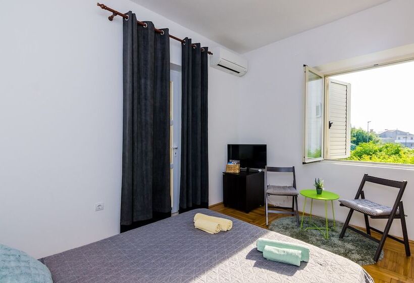 Пансион The Point Room