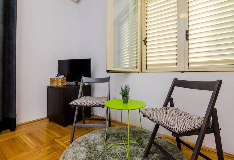 Пансион The Point Room