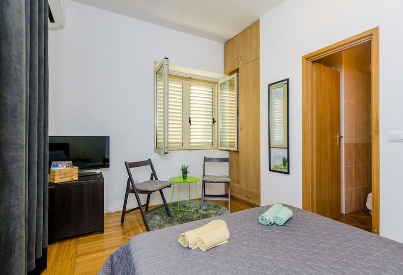 Пансион The Point Room