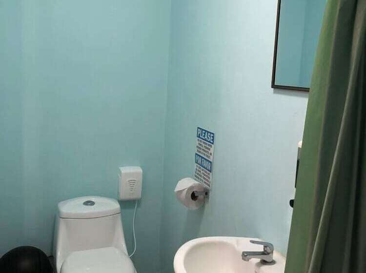 مسافرخانه Vegas Grandpa