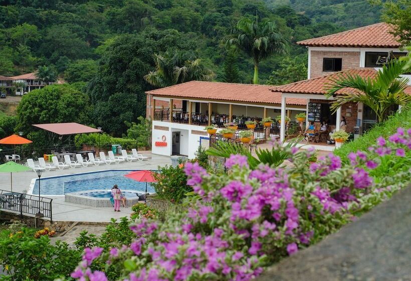 هتل Campestre La Montaña