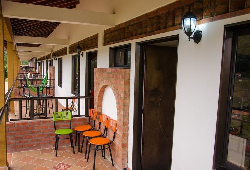 هتل Campestre La Montaña