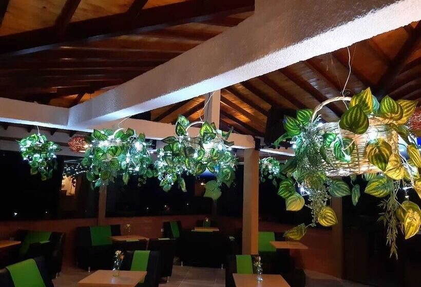 هتل Campestre La Montaña