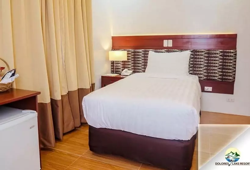 Hotelli Dolores Lake Resort