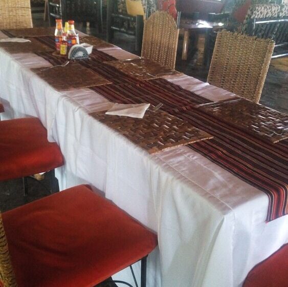 هتل Kazinga Channel Lodge