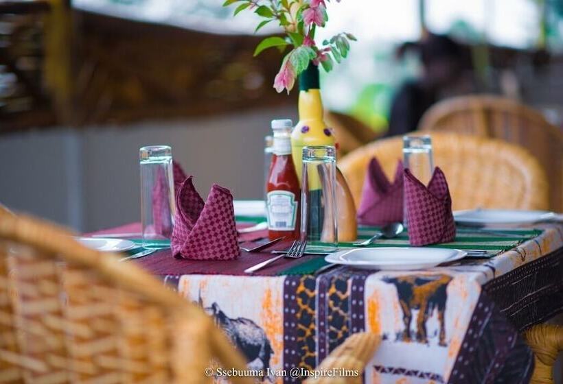 هتل Kazinga Channel Lodge