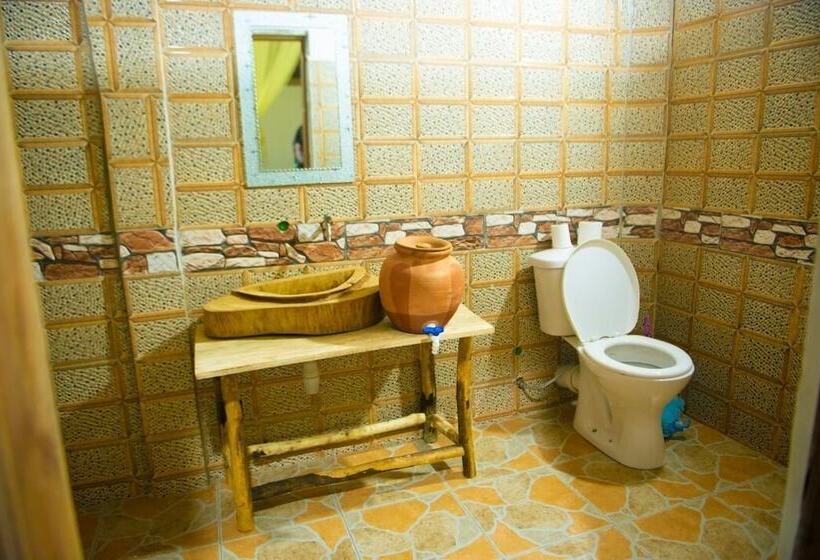 هتل Kazinga Channel Lodge