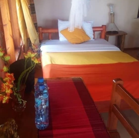 هتل Kazinga Channel Lodge