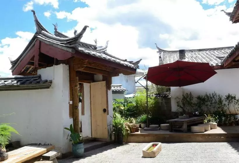Hotelli Lijiang Seven Island Resort