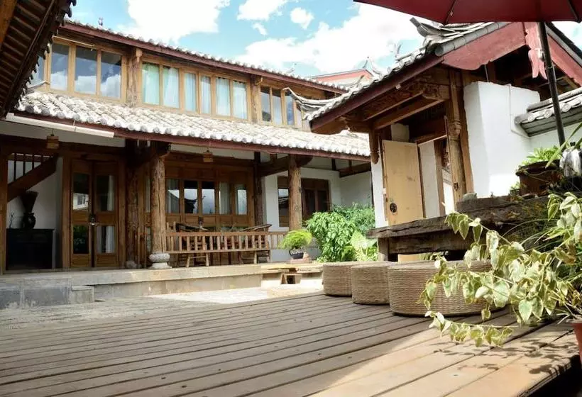Hotelli Lijiang Seven Island Resort