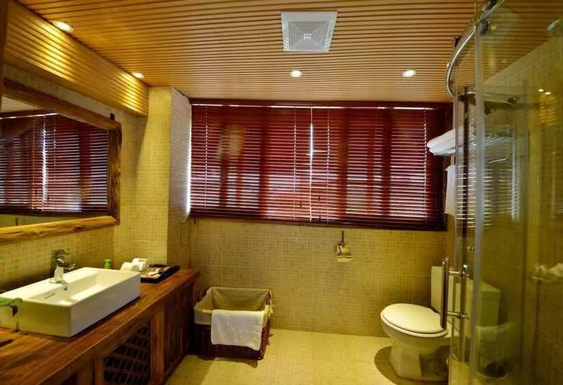 Hotelli Lijiang Seven Island Resort