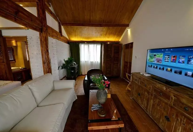Hotelli Lijiang Seven Island Resort