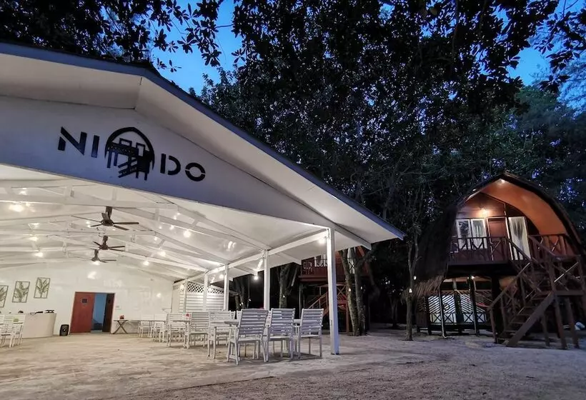 Hotelli Nido Mantanani Lodge