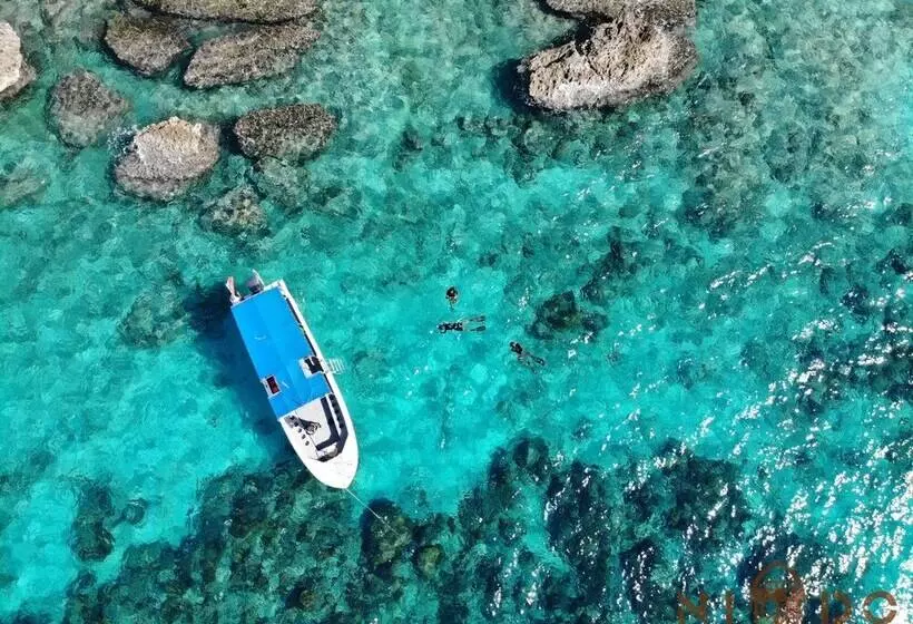 Hotelli Nido Mantanani Lodge