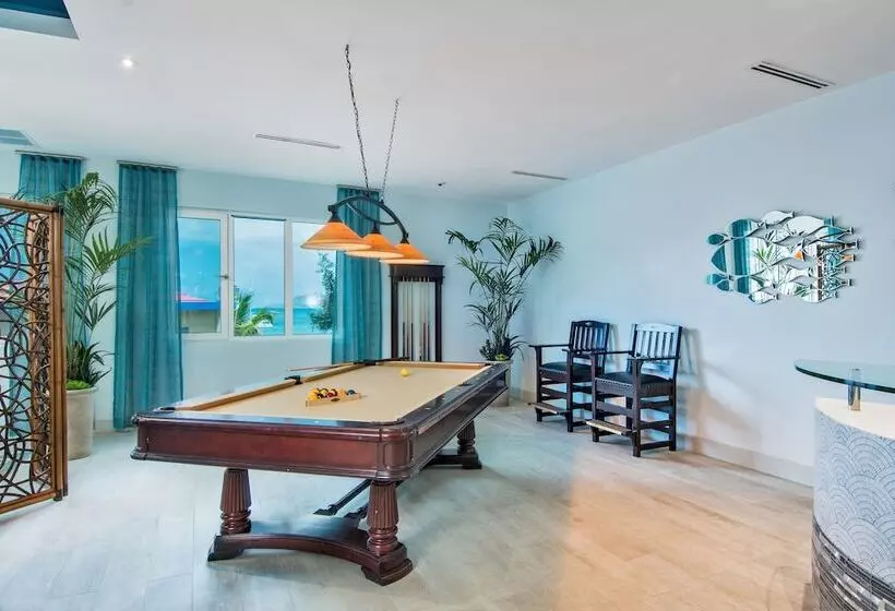 هتل Cane Garden Bay Beach