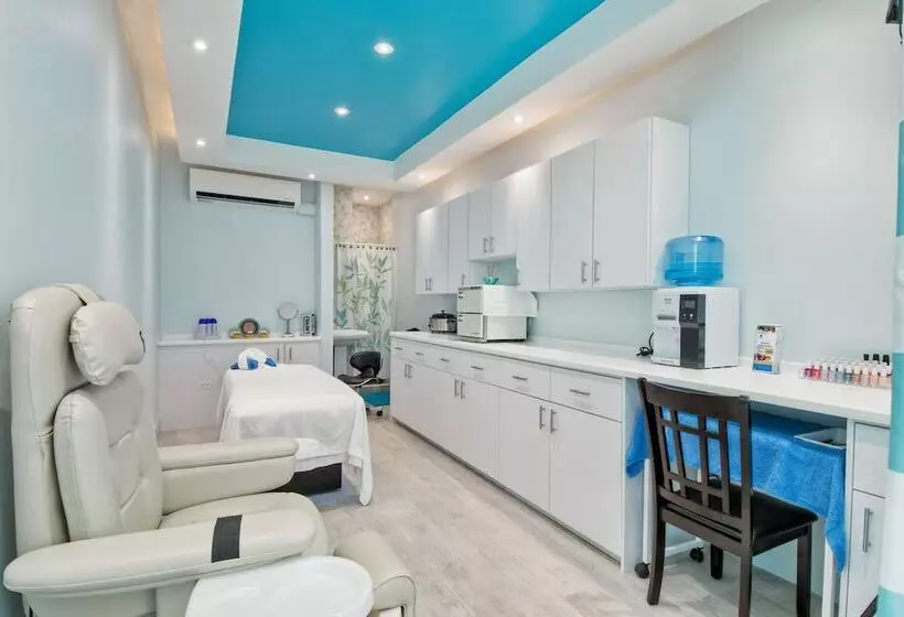 هتل Cane Garden Bay Beach