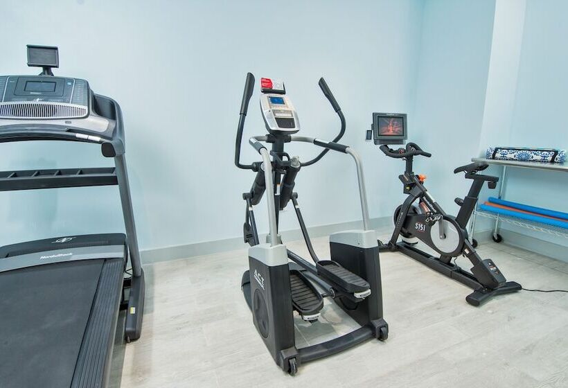 هتل Cane Garden Bay Beach