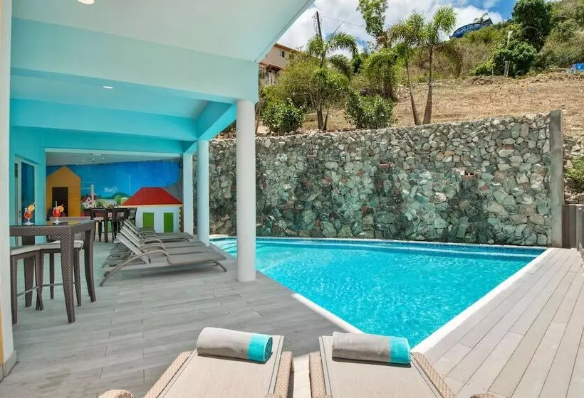 هتل Cane Garden Bay Beach