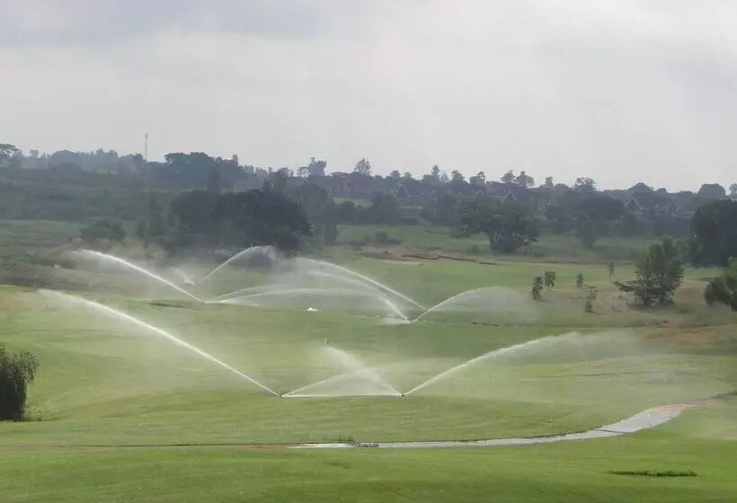 هتل Thika Greens Golf Resort