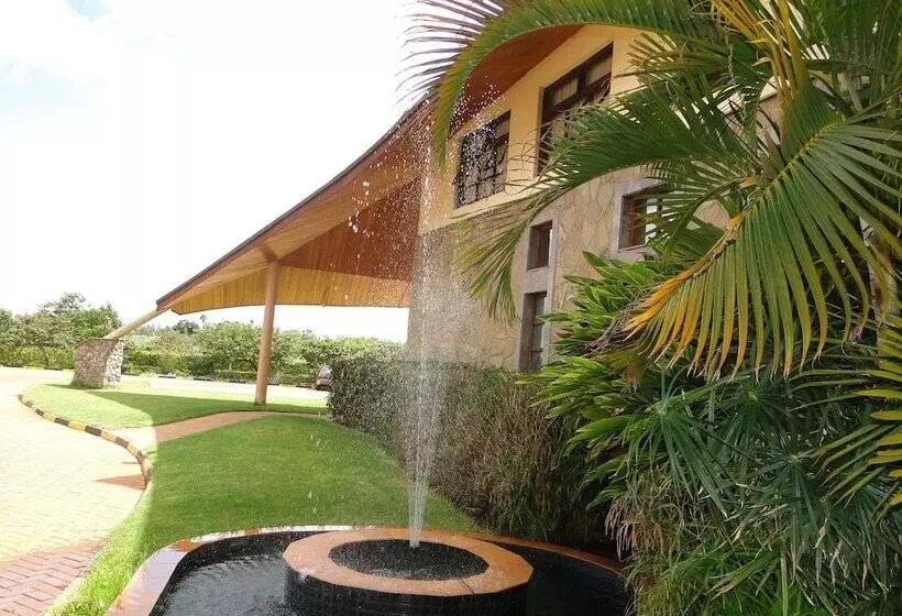 هتل Thika Greens Golf Resort