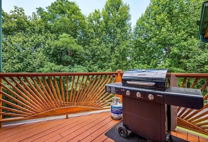 Mountain View Holy Smoky Cabin By Redawning