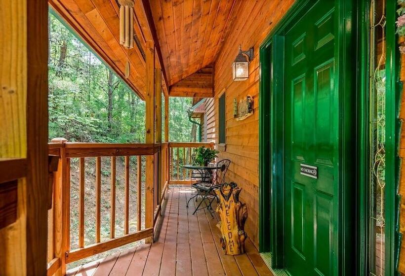 Mountain View Holy Smoky Cabin By Redawning