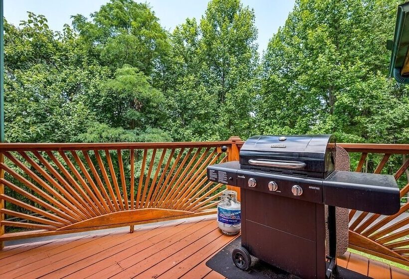 Mountain View Holy Smoky Cabin By Redawning