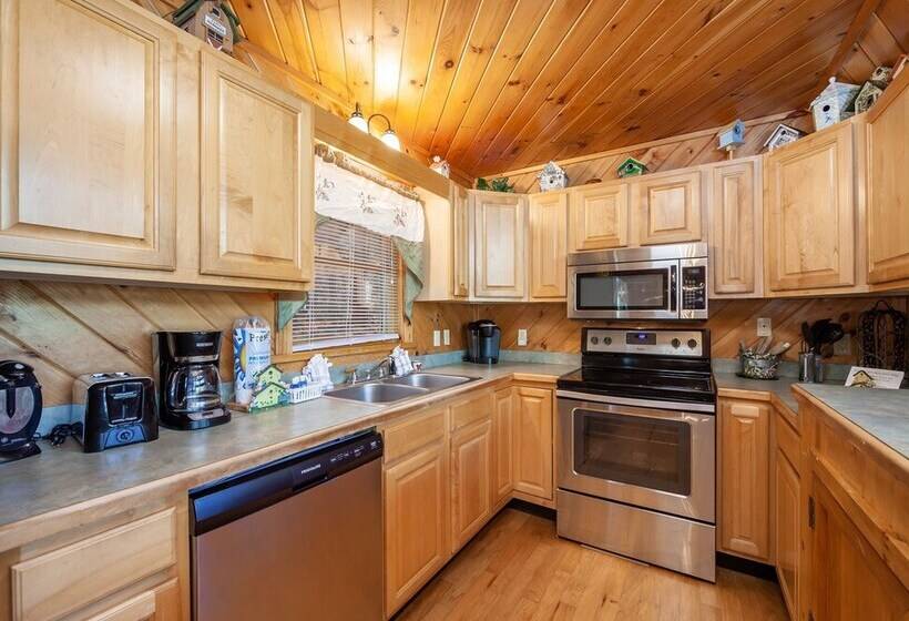 Mountain View Holy Smoky Cabin By Redawning