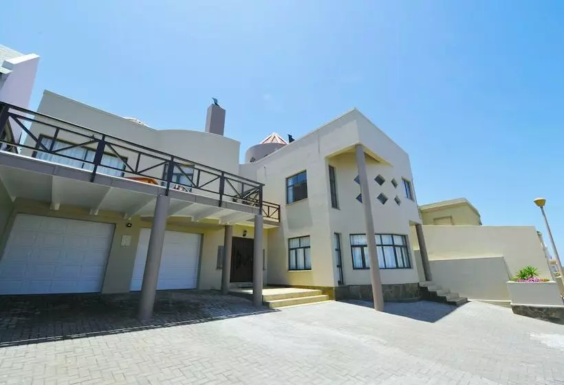 پانسیون Blue Lily Langstrand Self Catering