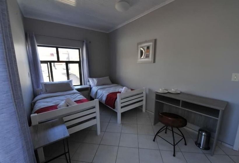 پانسیون Blue Lily Langstrand Self Catering