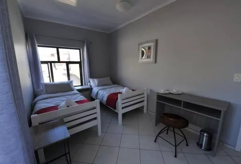 پانسیون Blue Lily Langstrand Self Catering