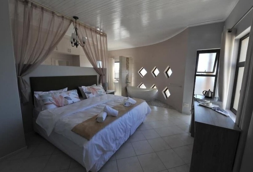 پانسیون Blue Lily Langstrand Self Catering