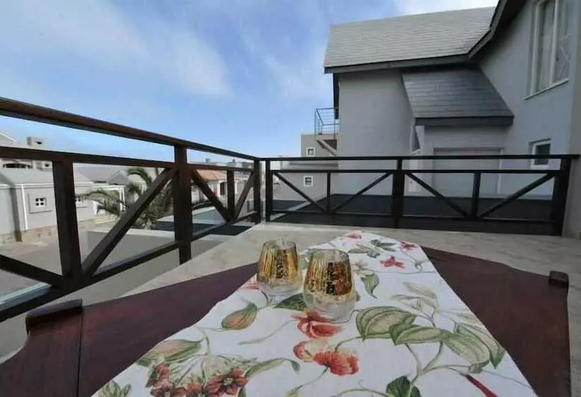 پانسیون Blue Lily Langstrand Self Catering