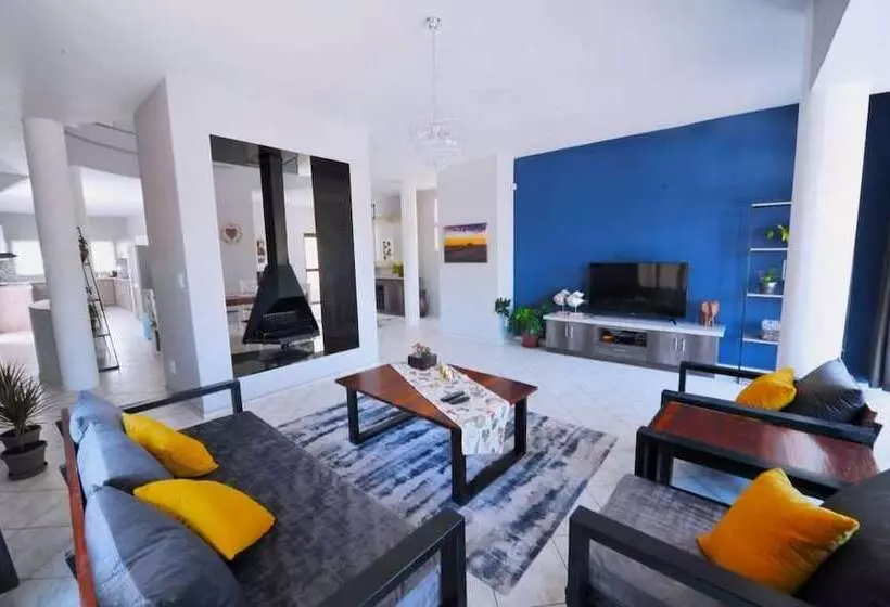 پانسیون Blue Lily Langstrand Self Catering