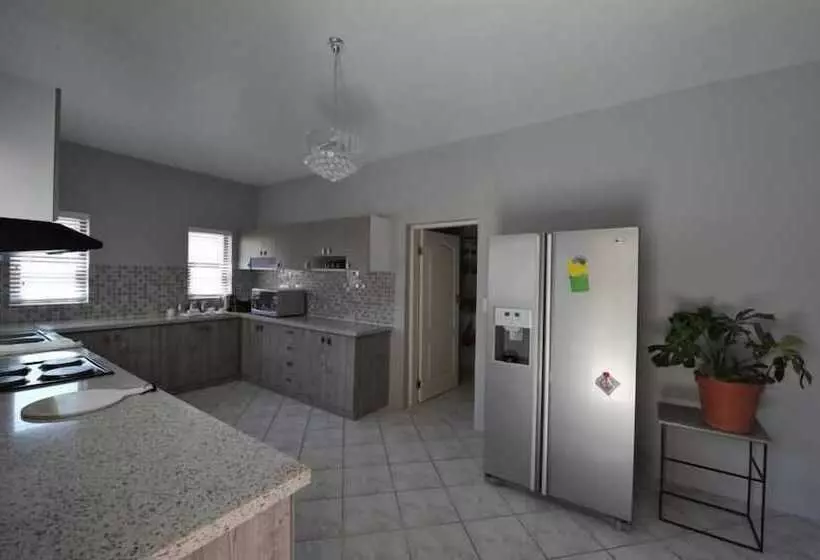 پانسیون Blue Lily Langstrand Self Catering