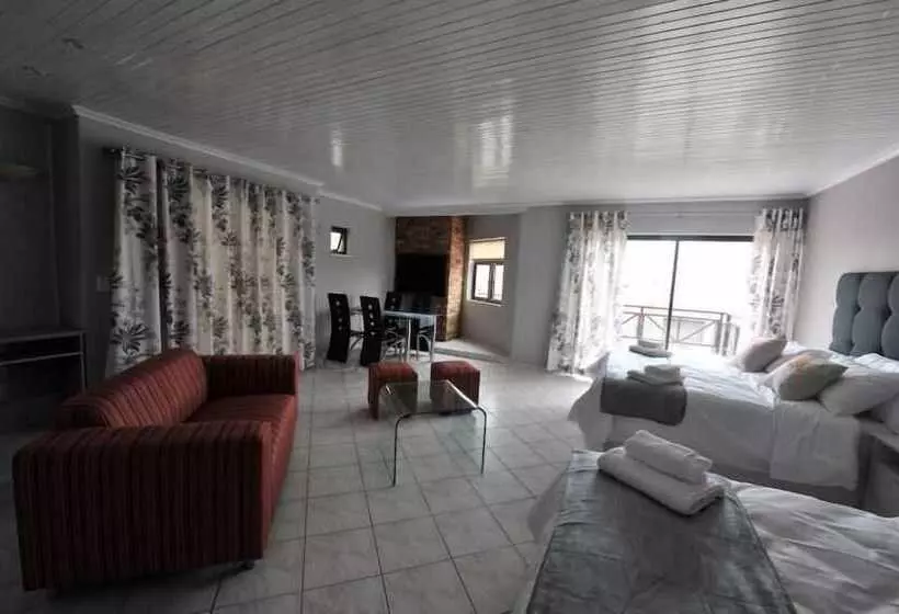 پانسیون Blue Lily Langstrand Self Catering