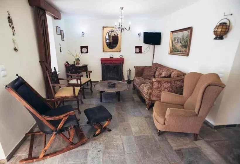 Majatalo Ellis Full Guest House