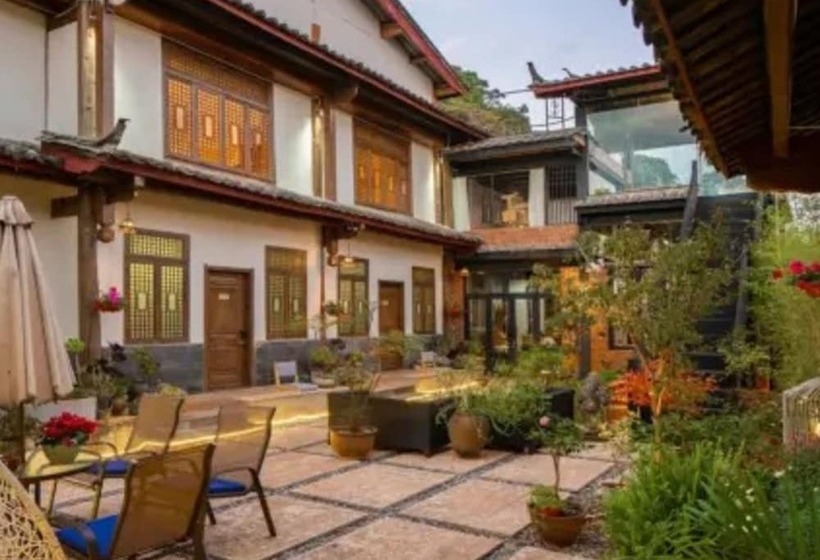 פנסיון Floral Hotel Limaroonthai Shuhe