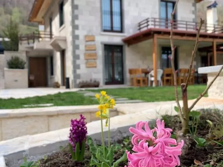 Majatalo Joen Village